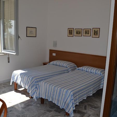 Albergo Quaglia Roseto Degli Abruzzi Εξωτερικό φωτογραφία