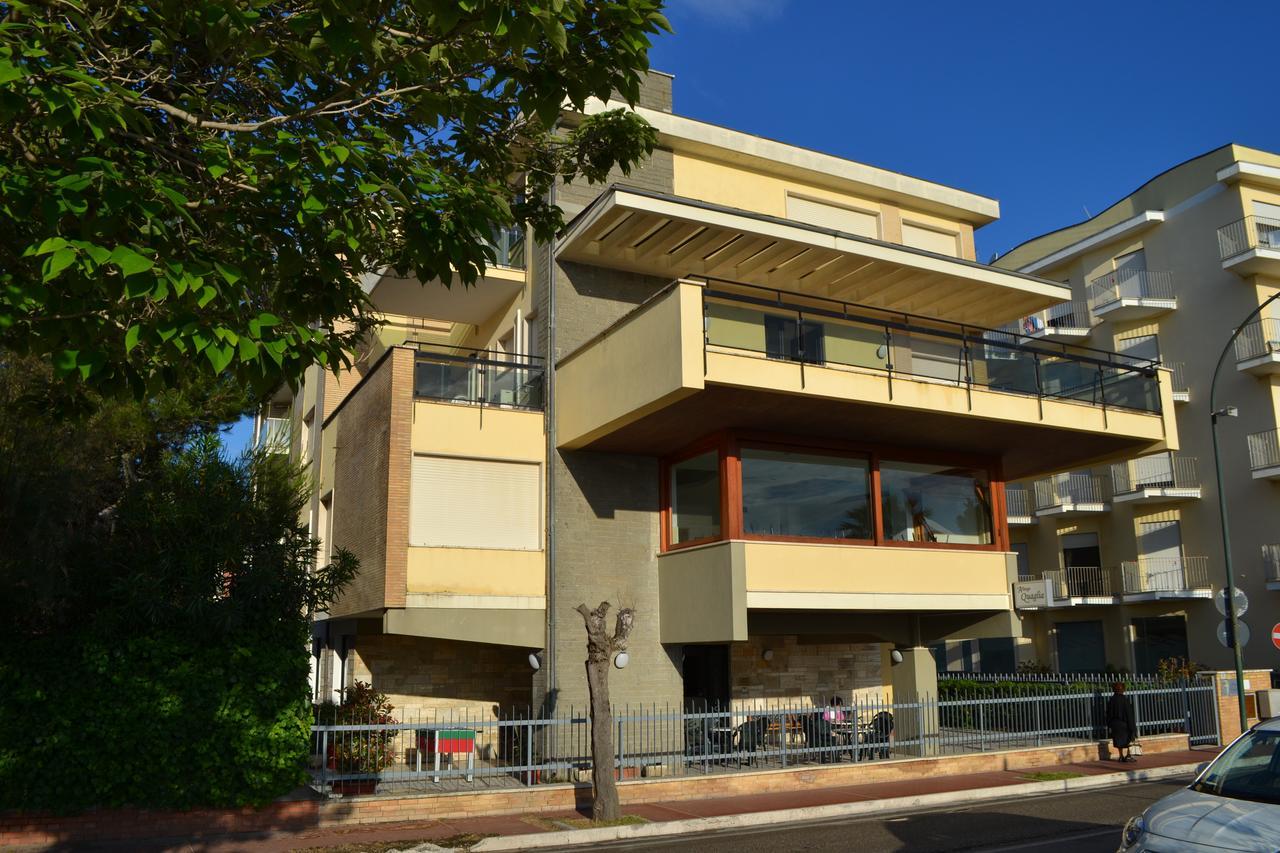 Albergo Quaglia Roseto Degli Abruzzi Εξωτερικό φωτογραφία