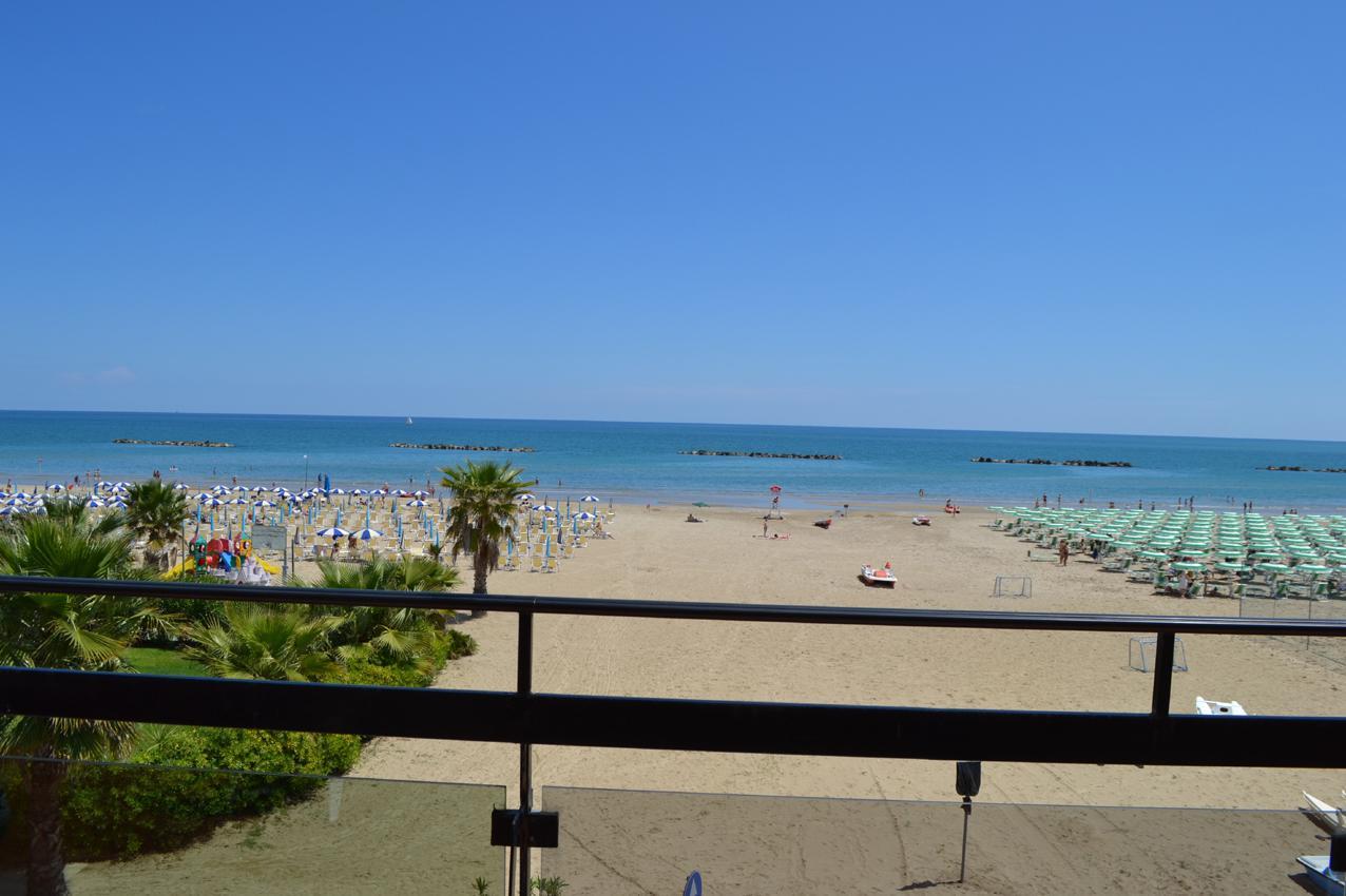 Albergo Quaglia Roseto Degli Abruzzi Εξωτερικό φωτογραφία